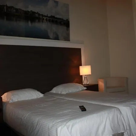 Sansa Hotel