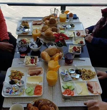 Hotell Sansa *